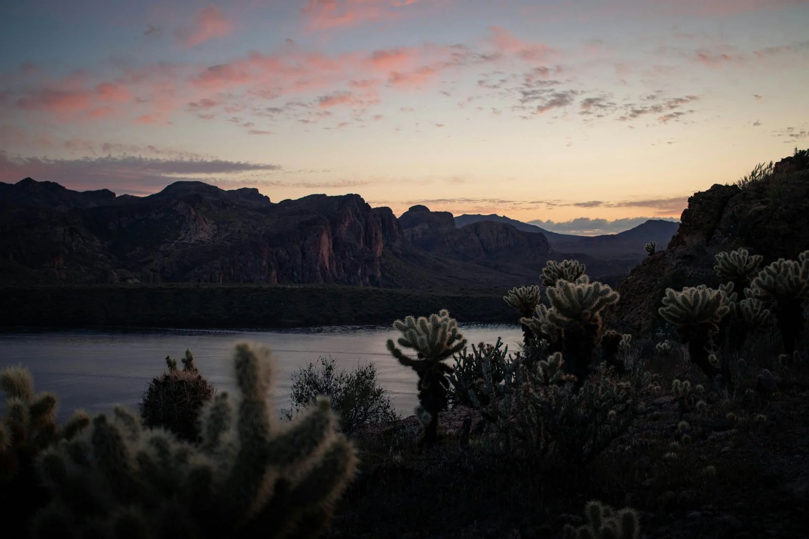 Arizona lake scene