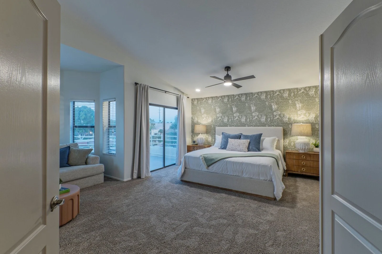 Arizona vacation rental living room